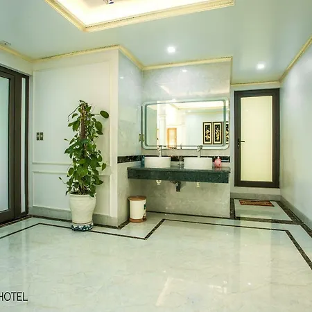 Manchester Ha Long Hotel